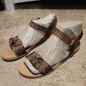 Vivaia Sz 39 (8) Sandals
